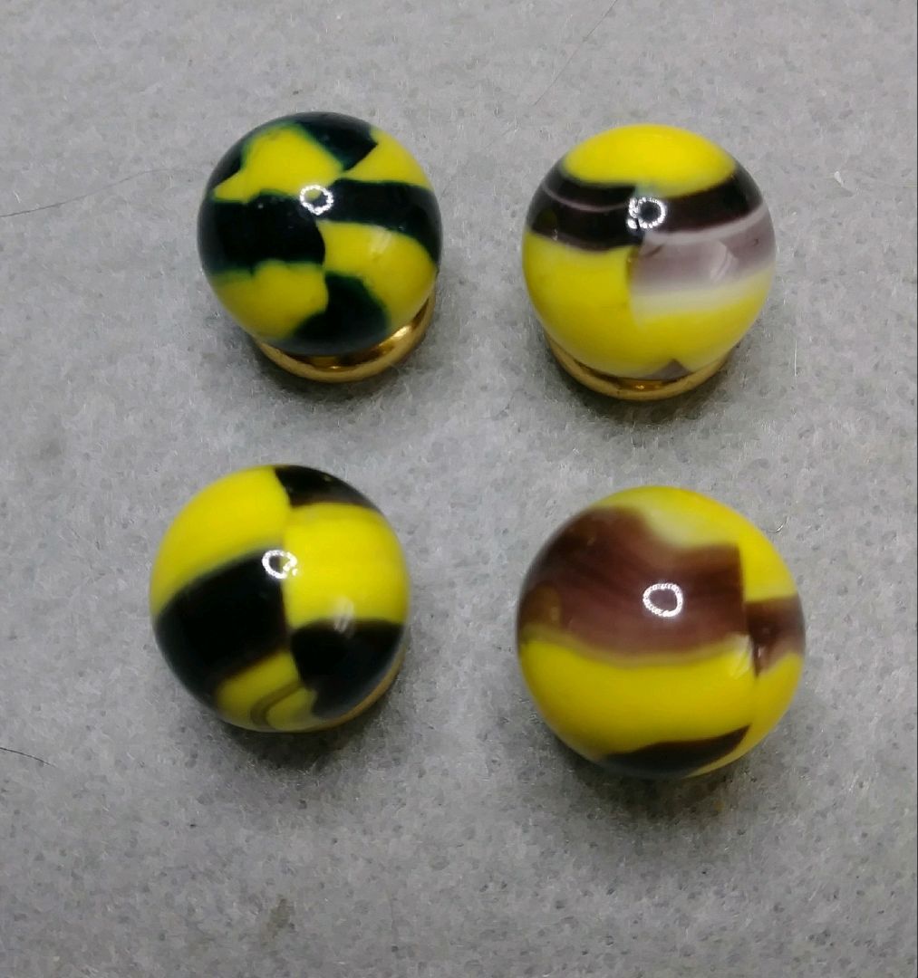 I have 4 bumblebees-or do I - Marble I.D.'s - Marble Connection