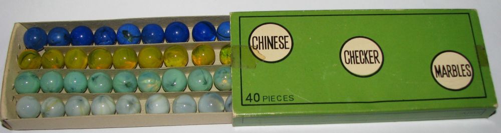 Chinese Checker Box 2 (40) (Japan) - View 3 - Al - Disp.JPG