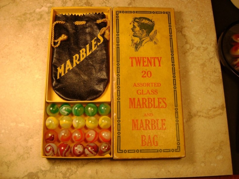 20 Assorted Marbles & Bag Set (Akro) (Dave B 8-12).jpg